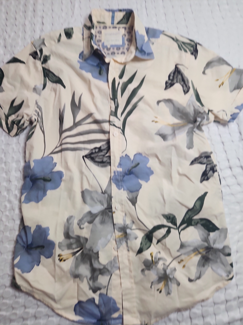 Denim & Flower Cream Short-Sleeve Button-Up with Blue & Green Floral Print